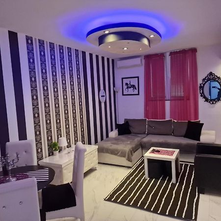 Black & White Belgrad Exterior foto