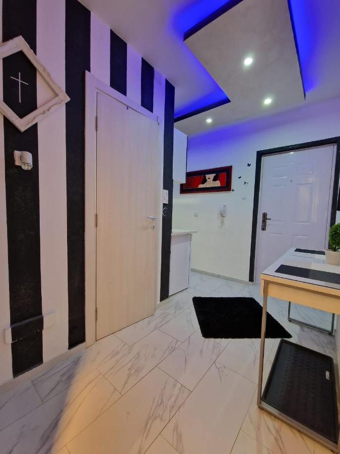 Black & White Belgrad Exterior foto